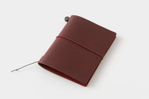 TRAVELER'S notebook Passport Size LOVE AND TRIP Red (PREORDER)