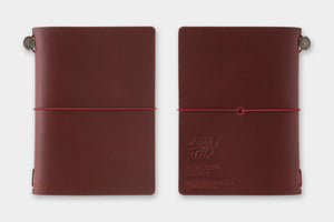 TRAVELER'S notebook Passport Size LOVE AND TRIP Red (PREORDER)