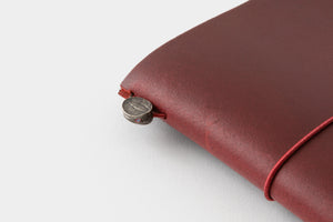 TRAVELER'S notebook Passport Size LOVE AND TRIP Red (PREORDER)