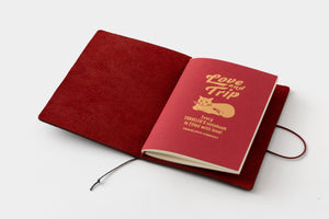 TRAVELER'S notebook Passport Size LOVE AND TRIP Red (PREORDER)